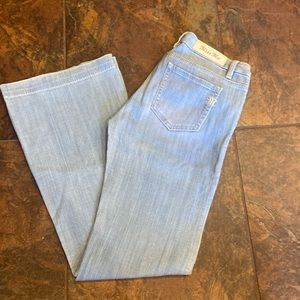 Women’s Miss Me Jeans Flared!
